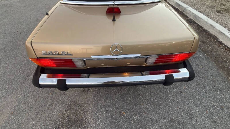 1986 Mercedes-Benz 560-Class 560 SL