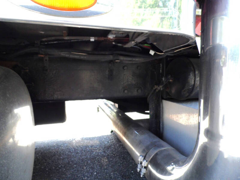 2001 Peterbilt 379 EX Hood