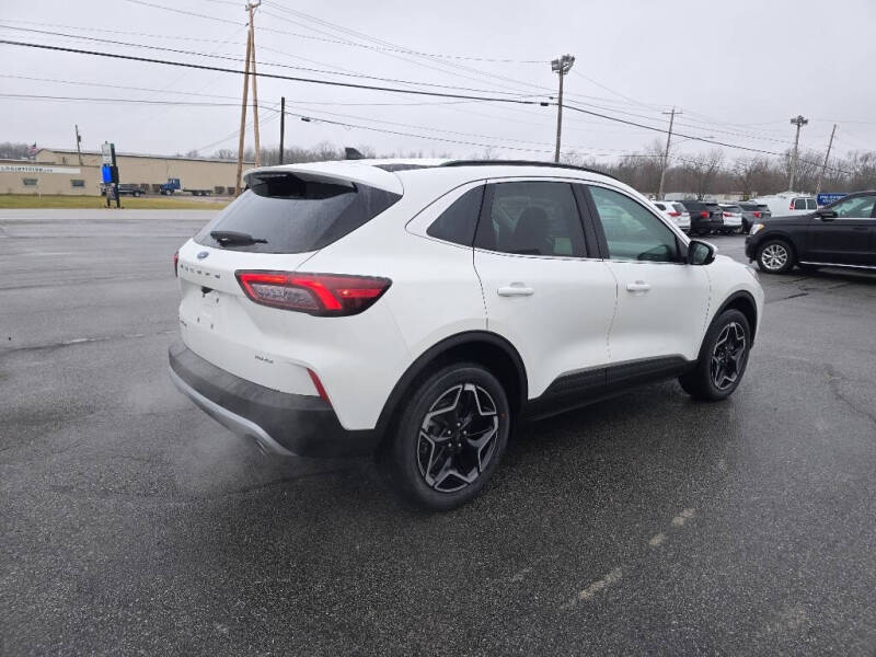 2026 Ford Escape Platinum