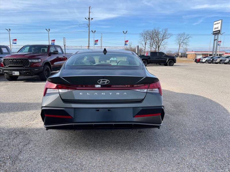 2025 Hyundai Elantra SEL Convenience