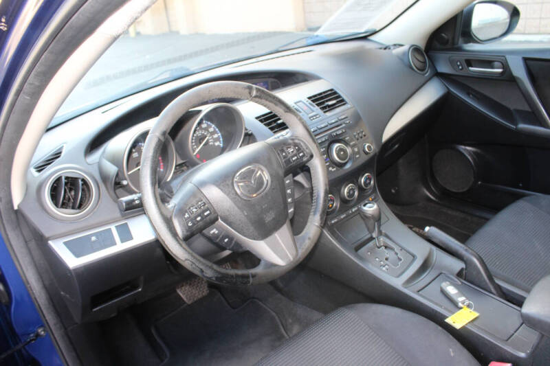 2013 Mazda MAZDA3 i Touring