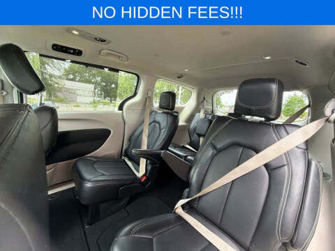 2024 Chrysler Pacifica Touring L