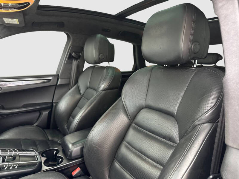 2015 Porsche Macan Turbo