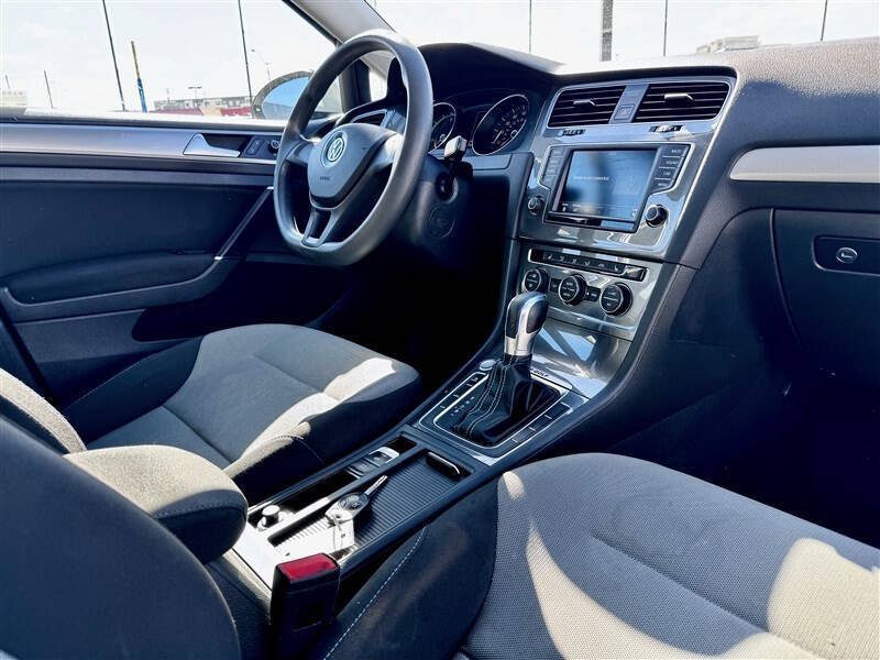 2016 Volkswagen e-Golf SE