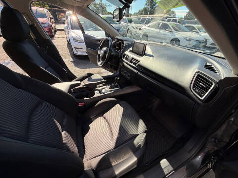 2016 Mazda MAZDA3 i Touring