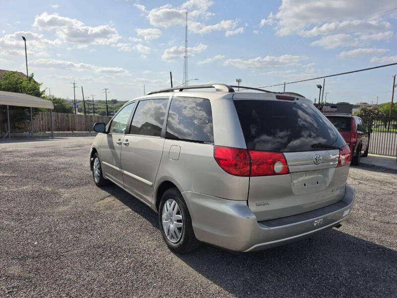 2007 Toyota Sienna LE 7-Passenger