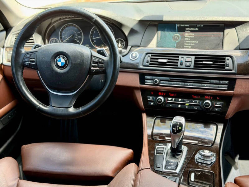 2011 BMW 5 Series 528i
