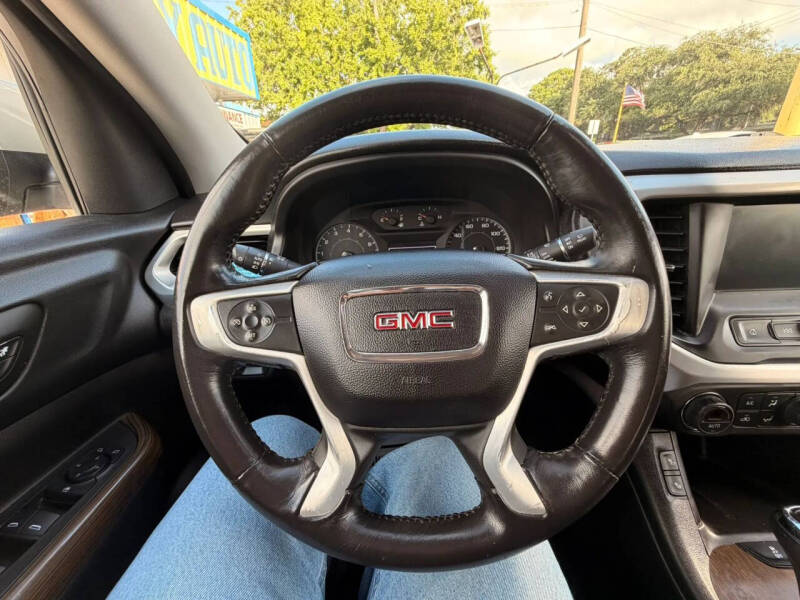 2017 GMC Acadia SLE-2