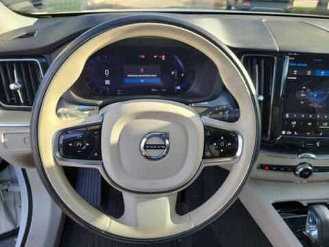 2024 Volvo XC60 B5 Core Dark Theme