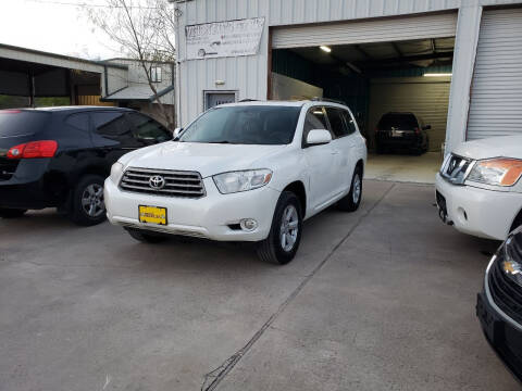 2010 Toyota Highlander for sale at Vision Auto Group in Sugar Land TX