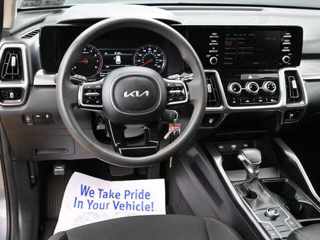 2023 Kia Sorento LX