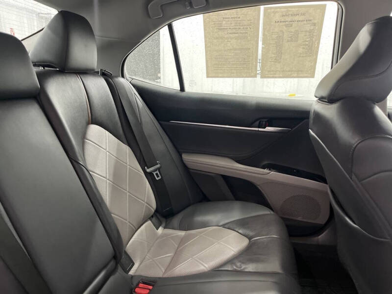 2018 Toyota Camry Hybrid XLE