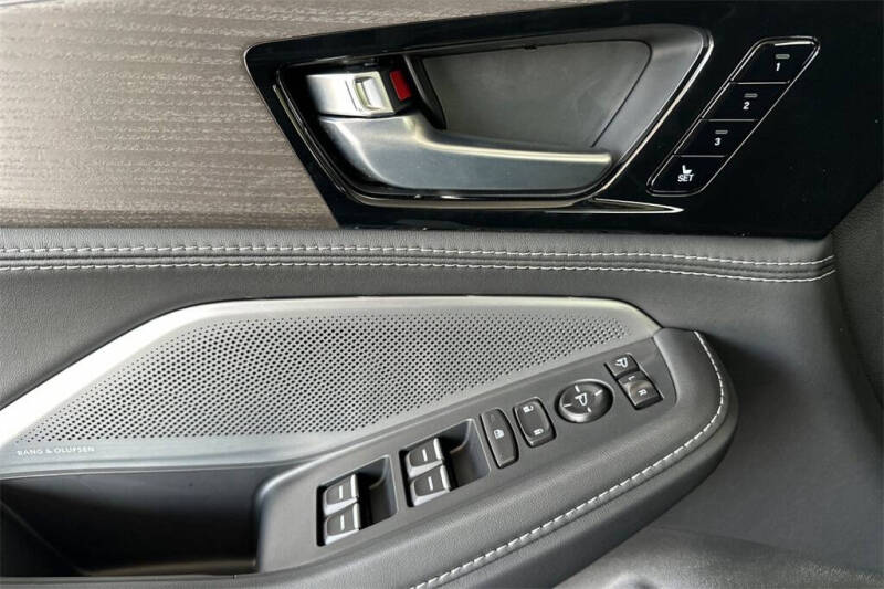 2026 Acura MDX SH-AWD w/Advance