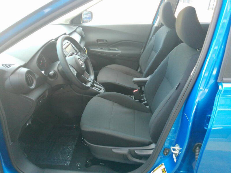 2025 Nissan Kicks Play S