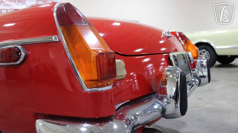 1972 MG B