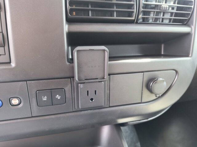 2025 Chevrolet Express 3500