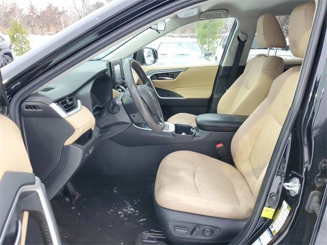 2022 Toyota RAV4 Hybrid XLE