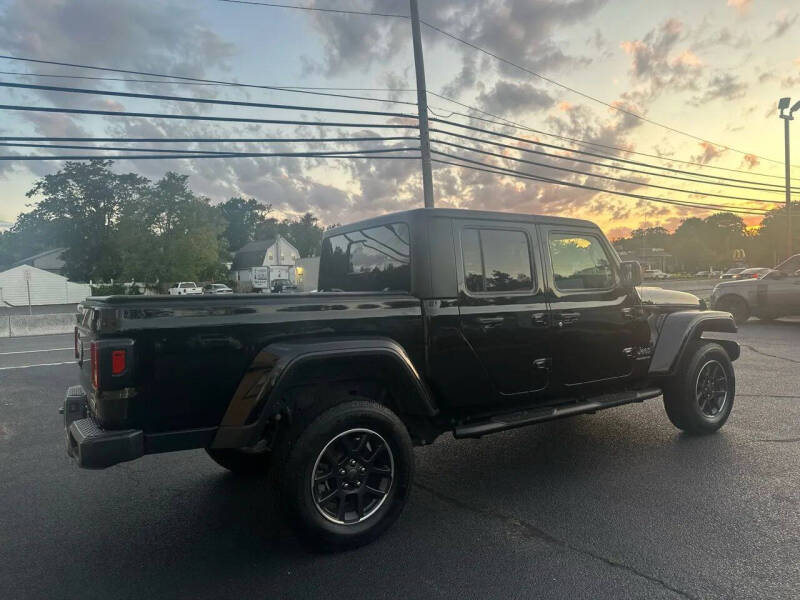 2023 Jeep Gladiator Overland