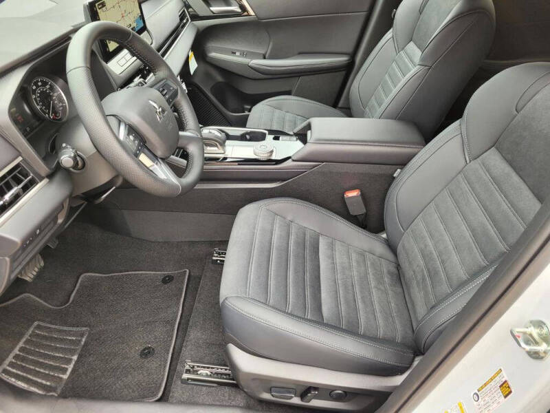 2026 Mitsubishi Outlander LE