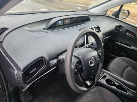 2021 Toyota Prius LE