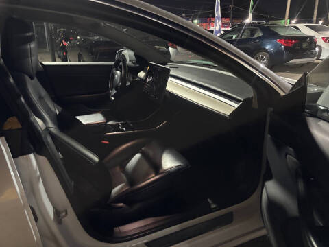 2019 Tesla Model 3 Standard Range Plus