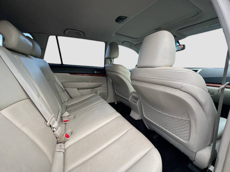 2011 Subaru Outback 2.5i Limited