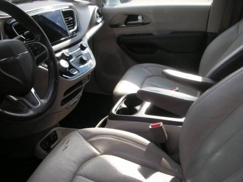 2017 Chrysler Pacifica Touring-L Plus