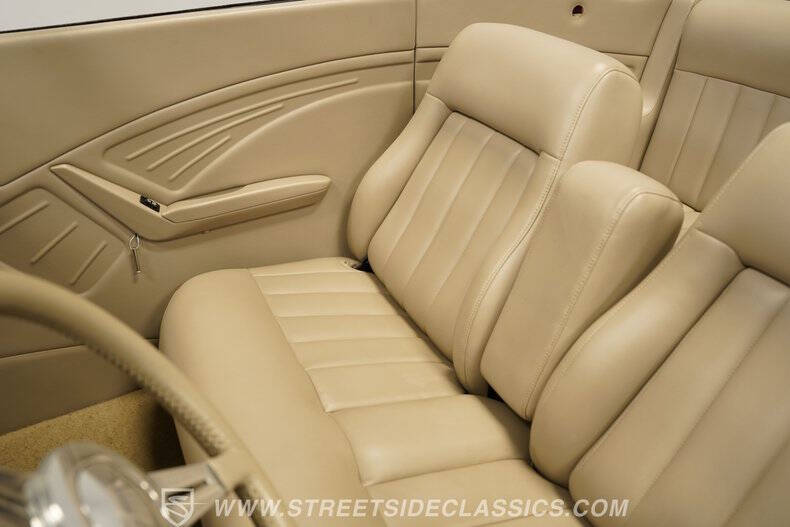 1937 Ford Cabriolet