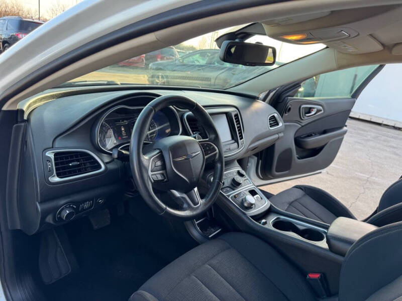 2016 Chrysler 200 Limited