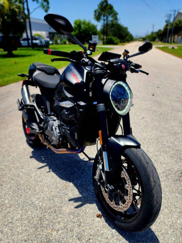 2025 Ducati Monster