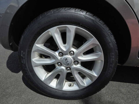2013 Kia Soul +