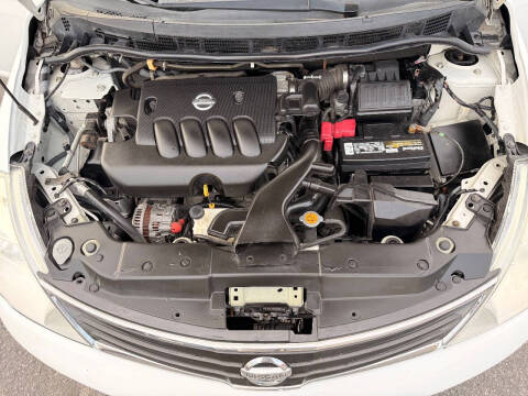 2010 Nissan Versa 1.8 S
