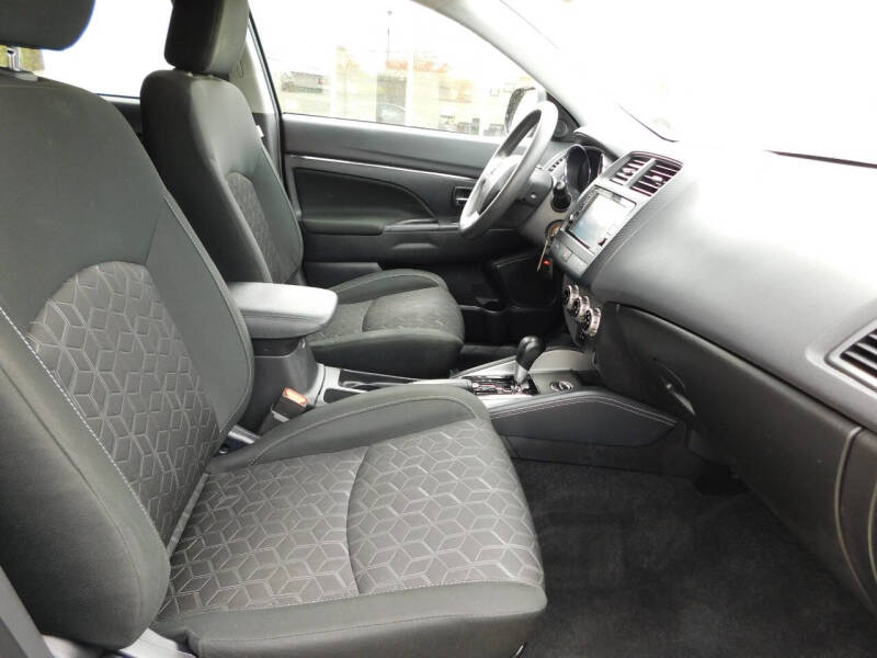 2023 Mitsubishi Outlander Sport ES