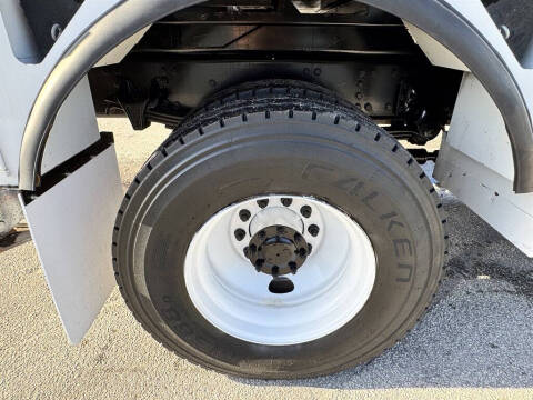 2017 Freightliner M2 106