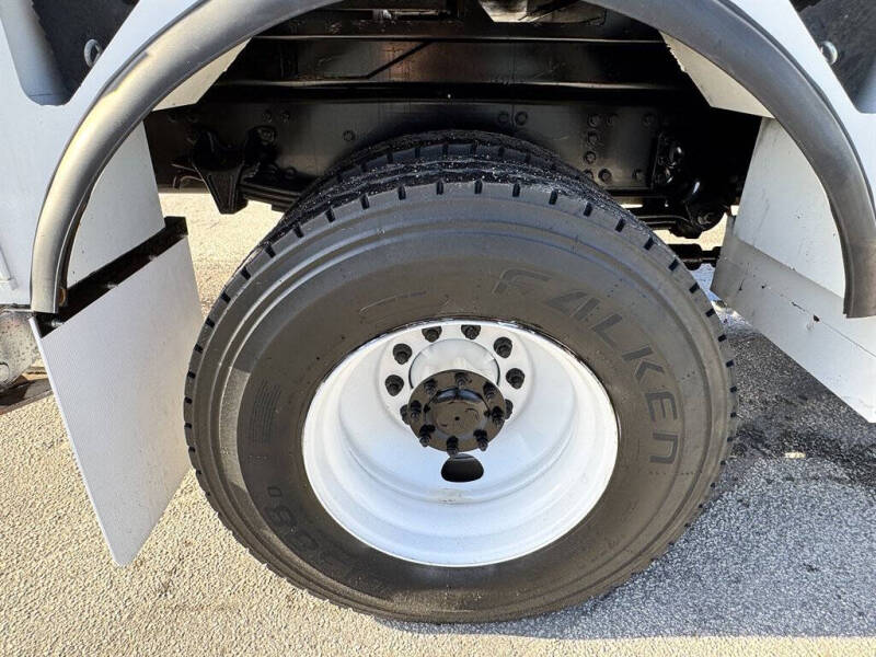 2017 Freightliner M2 106