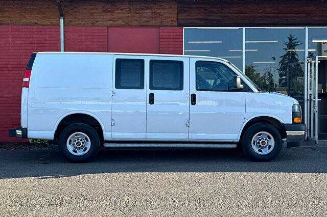 2023 GMC Savana 2500