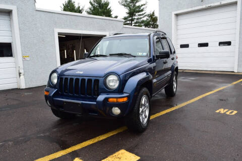 2004 Jeep Liberty for sale at L&J AUTO SALES in Birdsboro PA