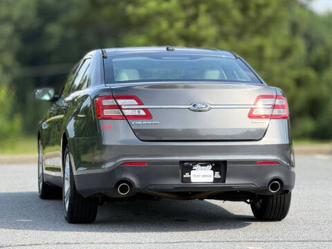 2016 Ford Taurus SE