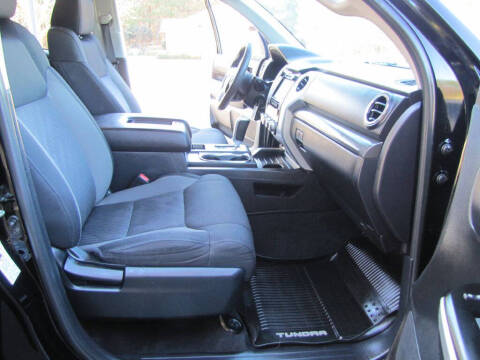 2017 Toyota Tundra SR5