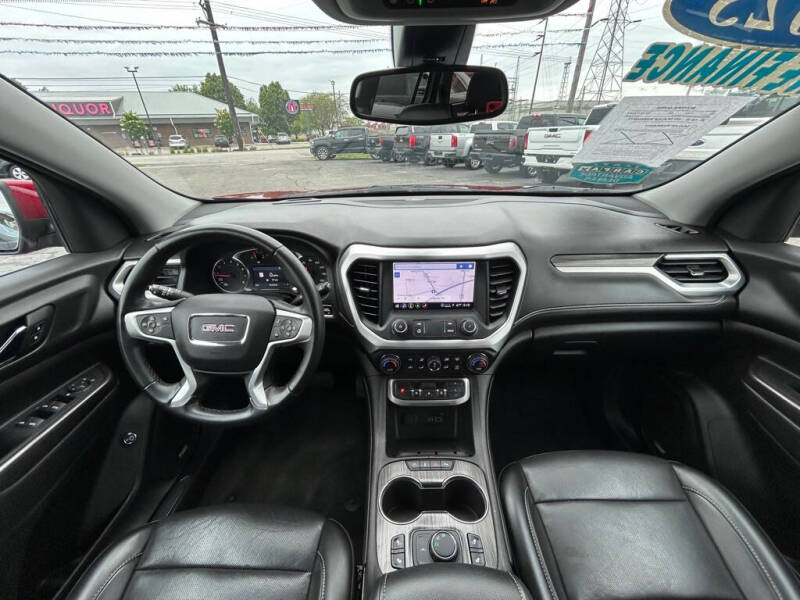 2023 GMC Acadia SLT