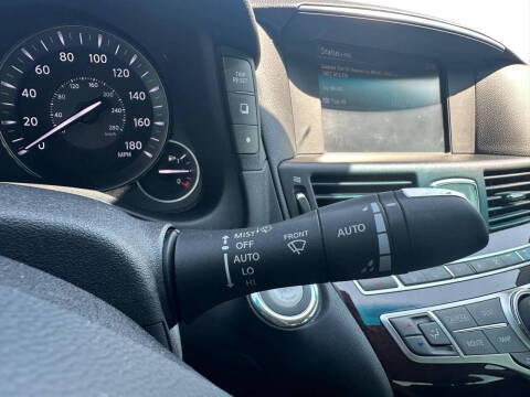 2015 Infiniti Q70 3.7