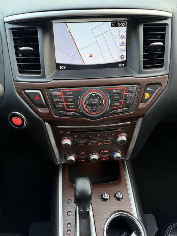 2017 Nissan Pathfinder Platinum