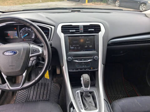 2016 Ford Fusion SE