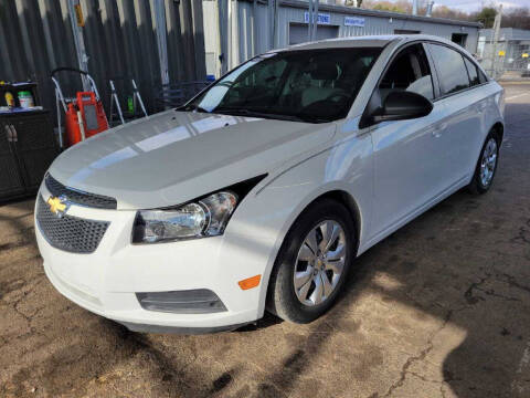 2013 Chevrolet Cruze for sale at Instant Auto LLC in Knoxville TN