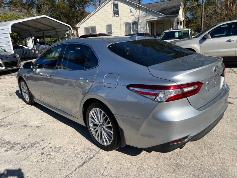 2018 Toyota Camry Hybrid XLE