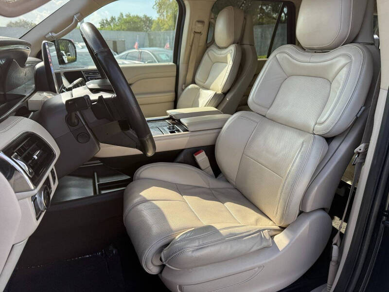 2018 Lincoln Navigator Select