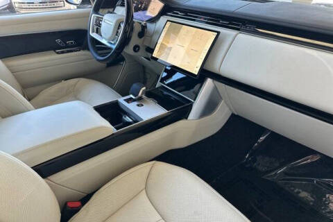 2025 Land Rover Range Rover P400 SE LWB