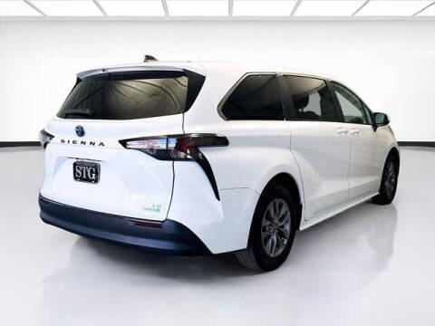 2023 Toyota Sienna LE 8-Passenger