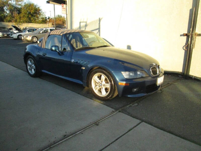 2000 BMW Z3 for sale at Unique Plaza Auto Sales in Sacramento CA