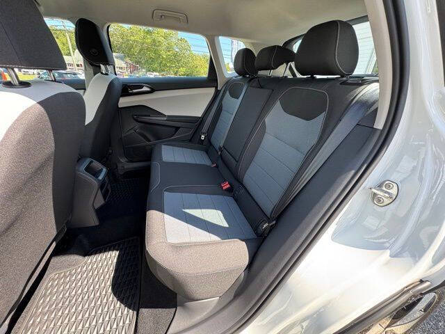 2025 Volkswagen Taos S 4Motion